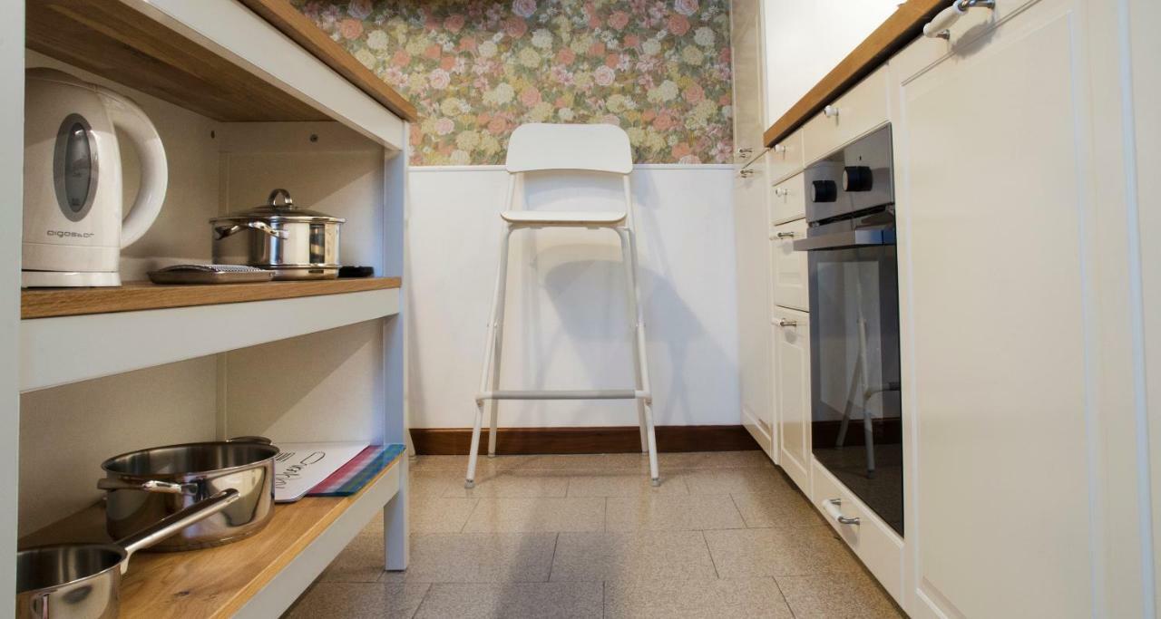 Flowers Apartment Joivy 25 Como Exterior photo