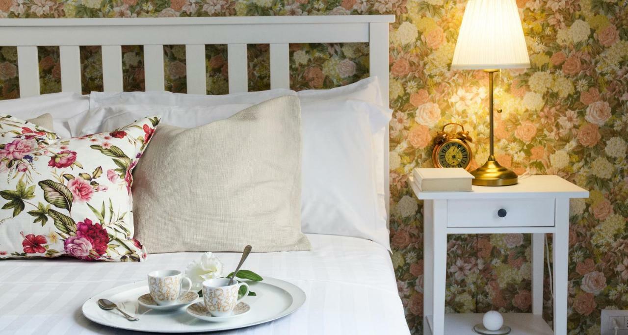 Flowers Apartment Joivy 25 Como Exterior photo